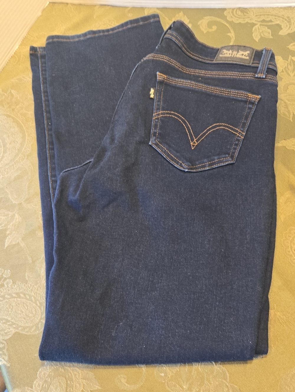 Levi's 529 Curvy/ Straight Dark Blue Skinny Jeans with Contrast Stitching
